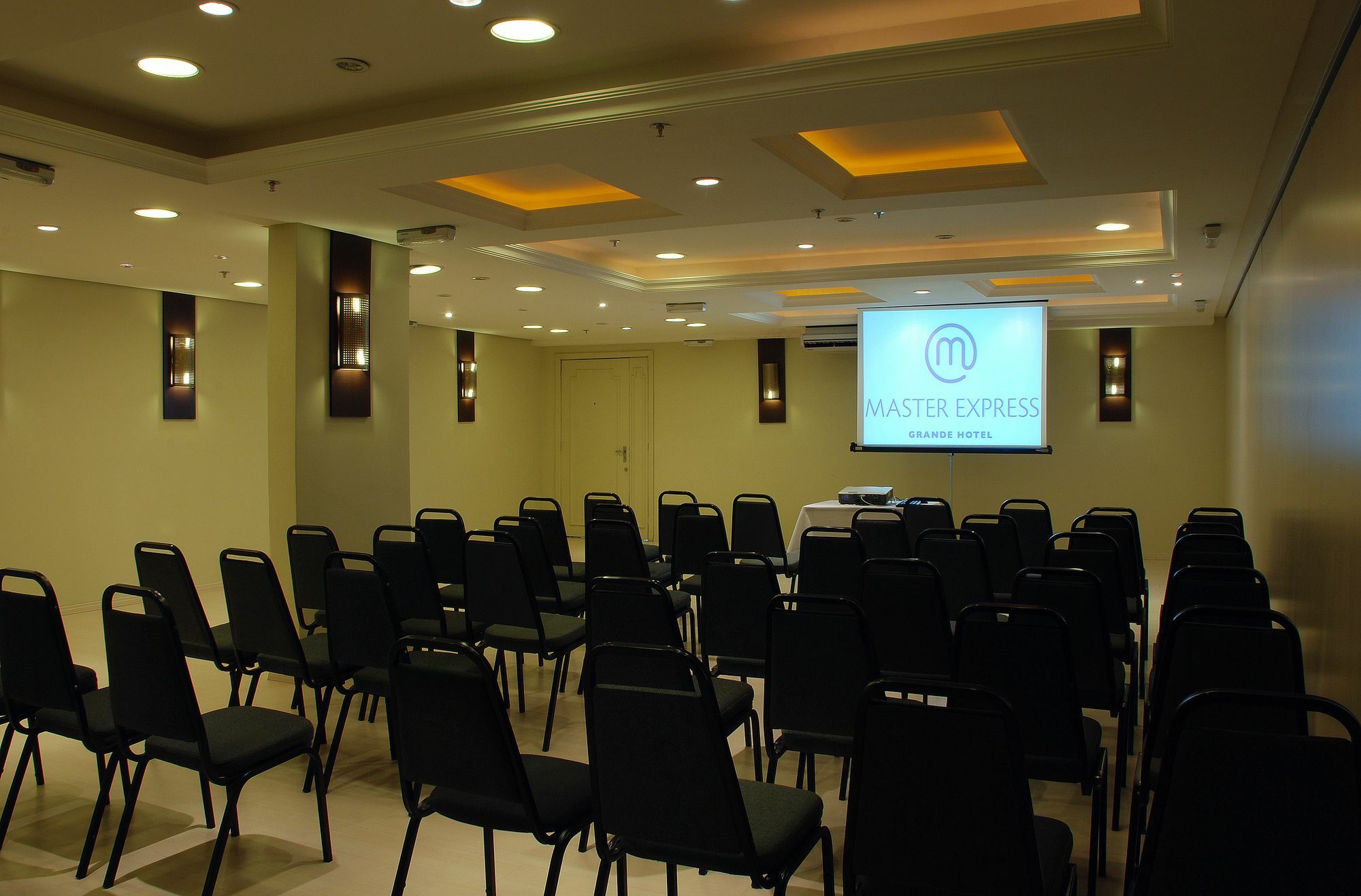 פורטו אלגרה Master Grande Hotel - Proximo Ao Palacio Do Governo מראה חיצוני תמונה